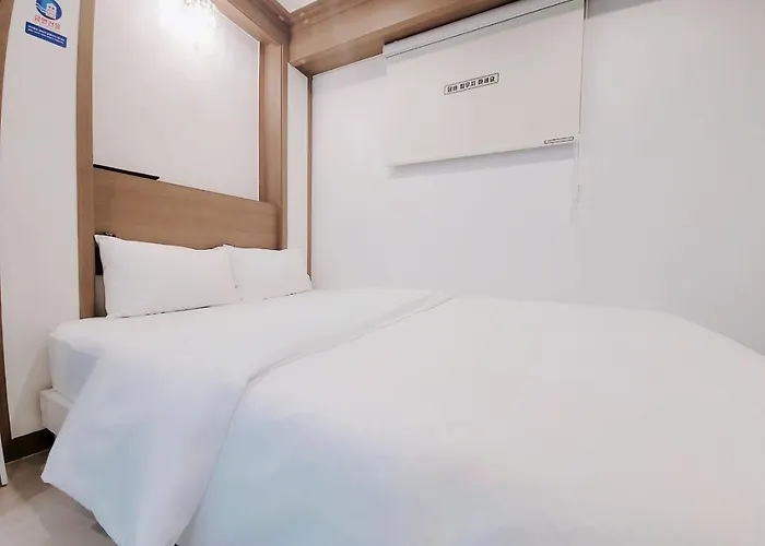 Мотель 영등포구청역 달모텔 *